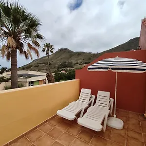 cheerful-3-bedroom-town-house-with-garage.in-canary-islands.com/